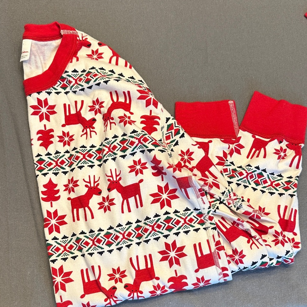 Hanna Andersson Red and White Reindeer Pajama Set - Men’s/ Unisex L